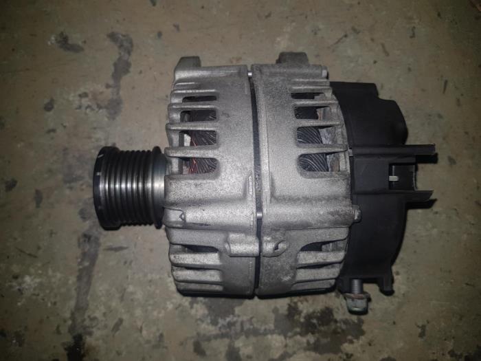 Gebruikte Alternator Mercedes G-Klasse Prijs € 121,00 Inclusief btw aangeboden door AKAS Automaterialen