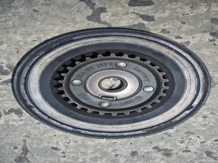 Gebruikte Krukas Poelie Audi A4 Prijs € 12,10 Inclusief btw aangeboden door AKAS Automaterialen