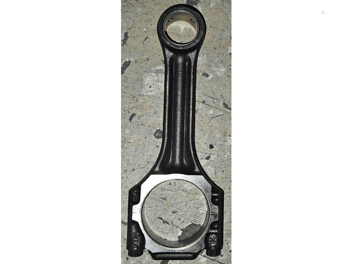 Gebruikte Drijfstang Volkswagen Bestel Prijs € 121,00 Inclusief btw aangeboden door AKAS Automaterialen
