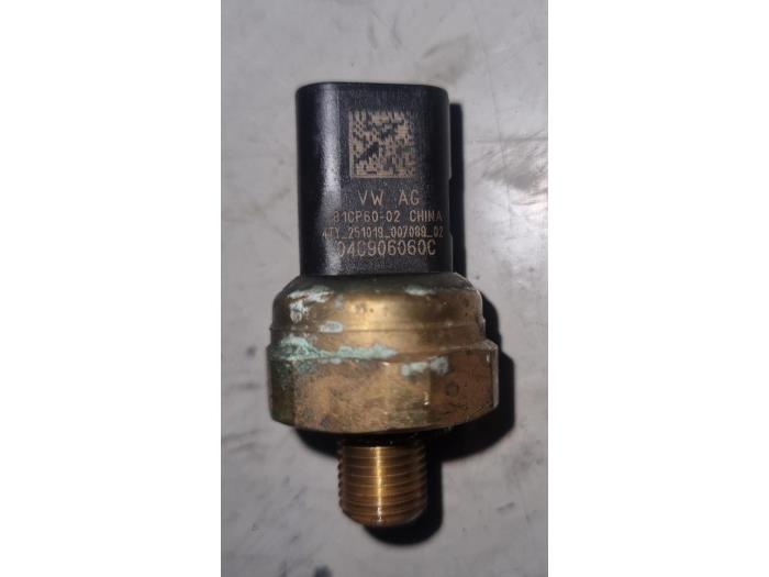 Gebruikte Oliedruk sensor Volkswagen Golf Prijs € 12,10 Inclusief btw aangeboden door AKAS Automaterialen