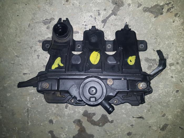 Gebruikte Kleppendeksel Renault Trafic Prijs € 48,40 Inclusief btw aangeboden door AKAS Automaterialen