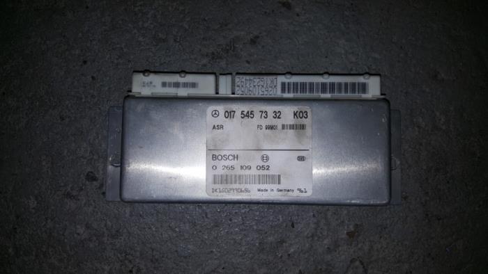 Gebruikte ASR computer Mercedes C-Klasse Prijs € 36,30 Inclusief btw aangeboden door AKAS Automaterialen