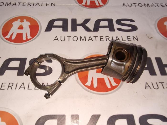 Gebruikte Zuiger Peugeot 607 Prijs € 24,20 Inclusief btw aangeboden door AKAS Automaterialen