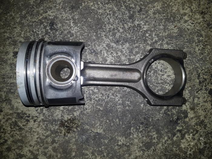 Gebruikte Zuiger Citroen BX Prijs € 121,00 Inclusief btw aangeboden door AKAS Automaterialen (acceptatie)