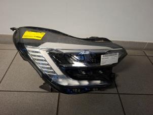 Gebruikte Koplamp rechts Renault Captur II (RJB) Prijs € 907,50 Inclusief btw aangeboden door De Jonghe Recuparts
