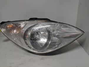 Gebruikte Koplamp rechts Hyundai i20 Prijs € 78,65 Inclusief btw aangeboden door De Jonghe Recuparts