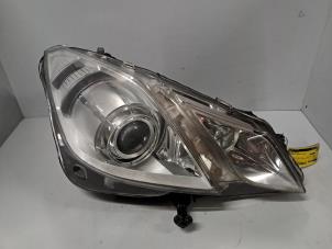 Gebruikte Koplamp rechts Mercedes E (C207) E-200 CGI 16V BlueEfficiency Prijs € 726,00 Inclusief btw aangeboden door De Jonghe Recuparts