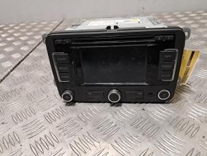 Gebruikte Display Multi Media regelunit Volkswagen Golf VII (AUA) Prijs € 151,25 Inclusief btw aangeboden door De Jonghe Recuparts