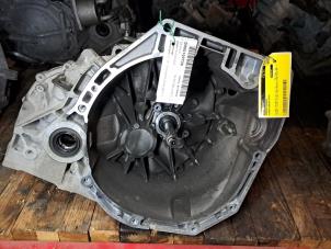 Gebruikte Versnellingsbak Nissan Qashqai (J11) 1.2 DIG-T 16V Prijs € 484,00 Inclusief btw aangeboden door De Jonghe Recuparts