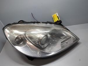Gebruikte Koplamp rechts Mercedes B (W245) 1.5 B-150 16V Prijs € 121,00 Inclusief btw aangeboden door De Jonghe Recuparts