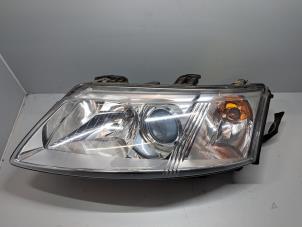 Gebruikte Koplamp links Saab 9-3 II Sport Sedan (YS3F) Prijs € 90,75 Inclusief btw aangeboden door De Jonghe Recuparts