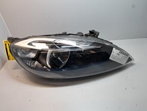 Gebruikte Koplamp rechts Volvo V40 (MV) 1.6 16V Prijs € 211,75 Inclusief btw aangeboden door De Jonghe Recuparts