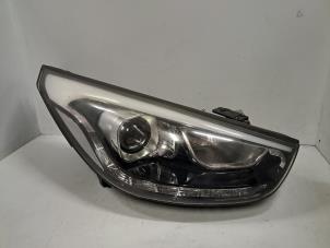Gebruikte Rechter Koplamp Hyundai iX35 (LM) 1.6 GDI 16V Prijs € 242,00 Inclusief btw aangeboden door De Jonghe Recuparts