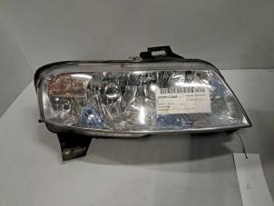 Gebruikte Rechter Koplamp Fiat Stilo (192A/B) Prijs € 42,35 Inclusief btw aangeboden door De Jonghe Recuparts