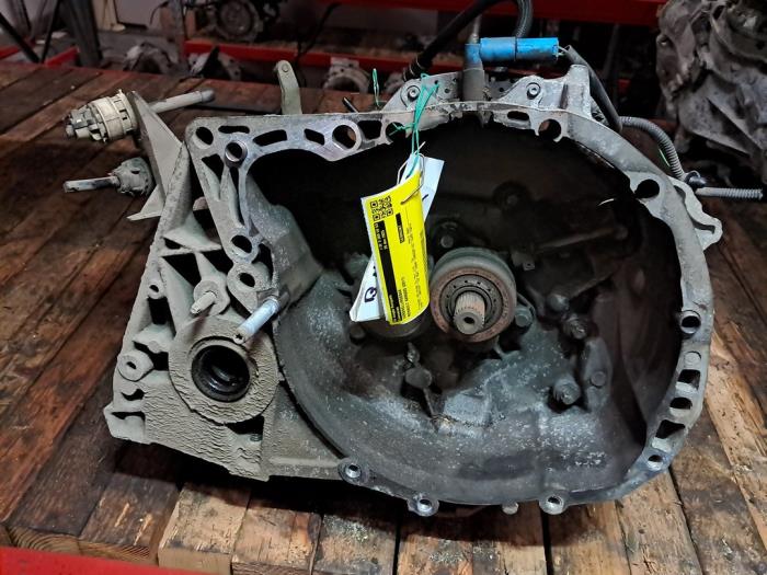 Gebruikte Versnellingsbak Renault Kangoo Express (FW) 1.6 Prijs € 605,00 Inclusief btw aangeboden door De Jonghe Recuparts