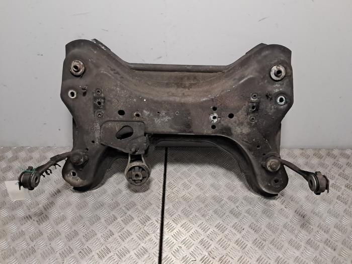 Gebruikte Subframe Renault Trafic New (FL) 1.9 dCi 82 16V Prijs € 151,25 Inclusief btw aangeboden door De Jonghe Recuparts