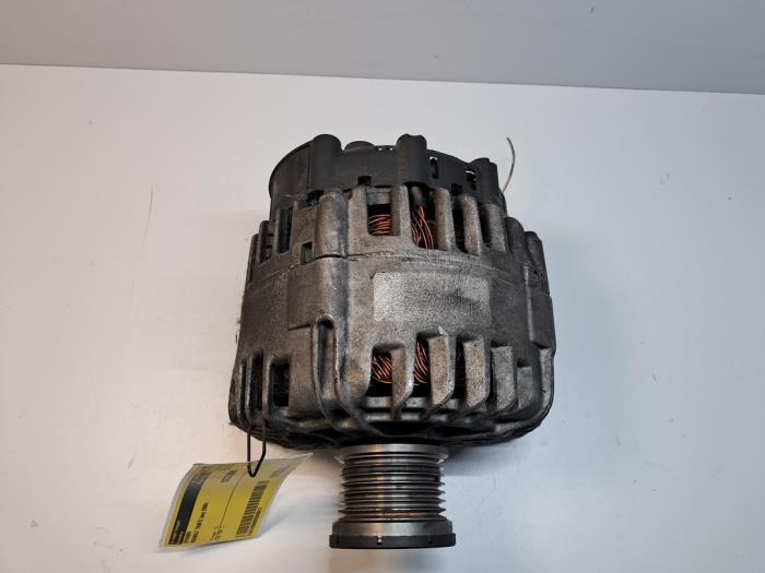 Gebruikte Dynamo Renault Trafic New (FL) 1.9 dCi 82 16V Prijs € 90,75 Inclusief btw aangeboden door De Jonghe Recuparts