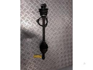 Gebruikte Aandrijfas links-achter Renault Trafic New (FL) 1.9 dCi 82 16V Prijs € 90,75 Inclusief btw aangeboden door De Jonghe Recuparts