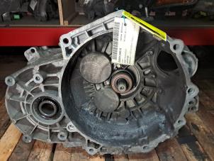 Gebruikte Versnellingsbak Volkswagen Golf V (1K1) 2.0 TDI 16V Prijs € 484,00 Inclusief btw aangeboden door De Jonghe Recuparts