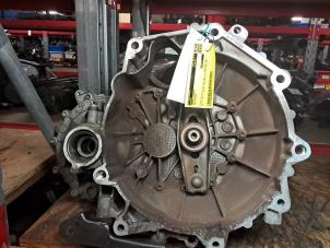 Gebruikte Versnellingsbak Volkswagen Up! (121) 1.0 12V 60 Prijs € 363,00 Inclusief btw aangeboden door De Jonghe Recuparts