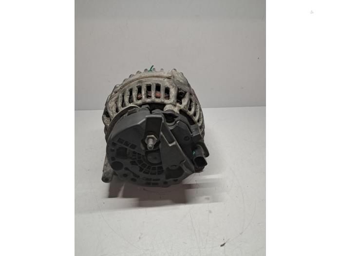 Gebruikte Dynamo Volkswagen Sharan (7N) 2.0 TDI 16V 4Motion Prijs € 151,25 Inclusief btw aangeboden door De Jonghe Recuparts