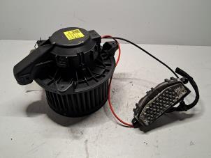 Gebruikte Chaufage Ventilatiemotor Mercedes A (177.0) 1.5 A-180d Prijs € 121,00 Inclusief btw aangeboden door De Jonghe Recuparts