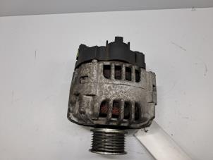 Gebruikte Dynamo Renault Clio III (BR/CR) 1.2 16V 75 Prijs € 90,75 Inclusief btw aangeboden door De Jonghe Recuparts