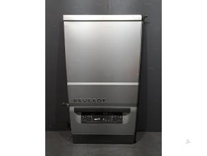 Gebruikte Achterklep deur links Peugeot Boxer (U9) Prijs € 181,50 Inclusief btw aangeboden door De Jonghe Recuparts