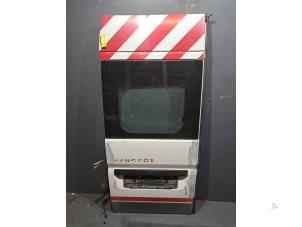Gebruikte Achterklep deur links Peugeot Boxer (U9) Prijs € 302,50 Inclusief btw aangeboden door De Jonghe Recuparts