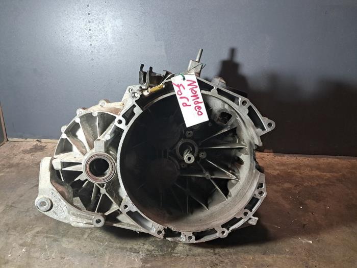 Gebruikte Versnellingsbak Ford Mondeo III 1.8 16V SCI Prijs € 423,50 Inclusief btw aangeboden door De Jonghe Recuparts