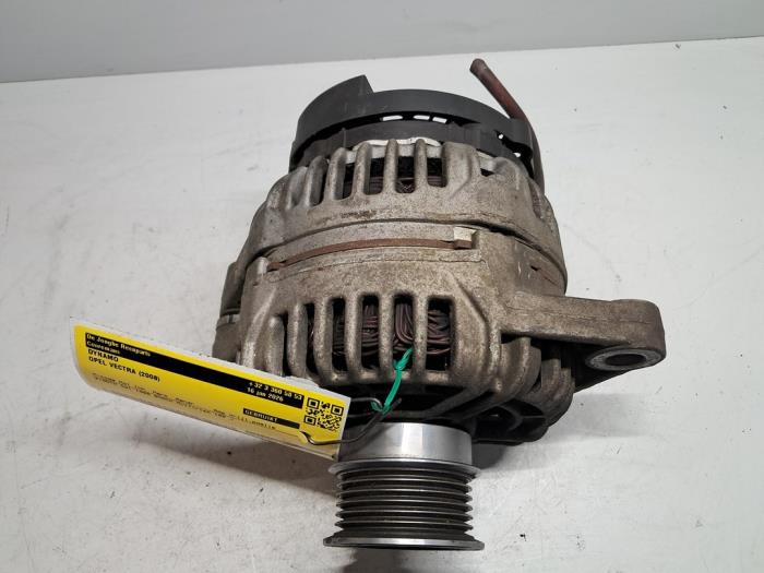 Gebruikte Dynamo Opel Vectra C 1.9 CDTI 16V Prijs € 60,50 Inclusief btw aangeboden door De Jonghe Recuparts