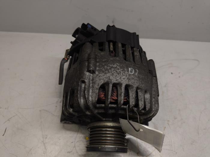 Gebruikte Dynamo Peugeot 308 (L3/L8/LB/LH/LP) 1.2 12V e-THP PureTech 110 Prijs € 90,75 Inclusief btw aangeboden door De Jonghe Recuparts