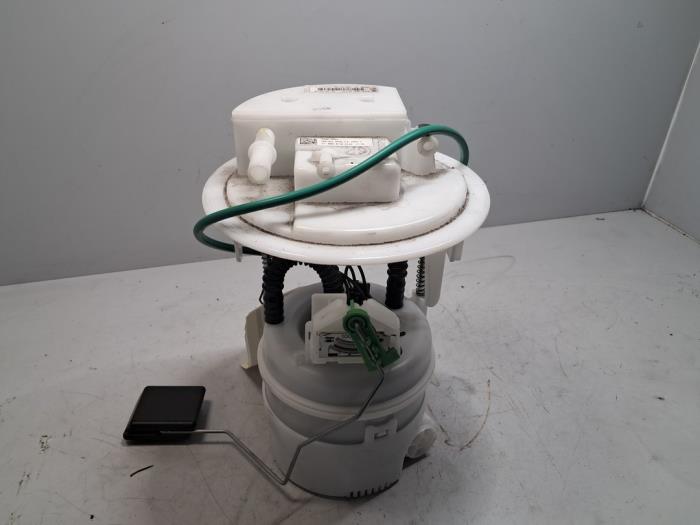 Gebruikte Benzinepomp Opel Corsa F (UB/UH/UP) 1.2 12V 75 Prijs € 90,75 Inclusief btw aangeboden door De Jonghe Recuparts