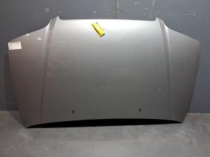Gebruikte Motorkap Hyundai Trajet Prijs € 151,25 Inclusief btw aangeboden door De Jonghe Recuparts