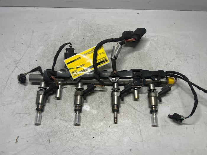 Gebruikte Injector brug Skoda Octavia (5EAA) 1.8 TSI 16V Prijs € 181,50 Inclusief btw aangeboden door De Jonghe Recuparts