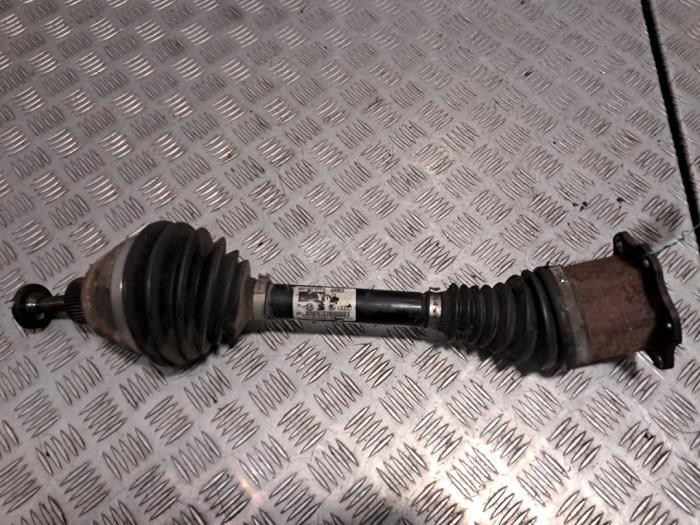Gebruikte Steekas rechts-voor Audi A4 (B8) 2.7 TDI V6 24V Prijs € 90,75 Inclusief btw aangeboden door De Jonghe Recuparts