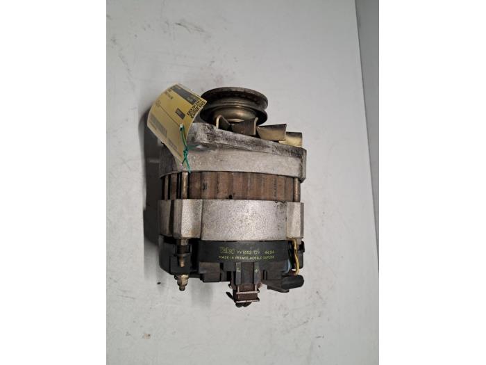 Gebruikte Dynamo Renault 19 Phase II/III (L53) 1.4 Prijs € 48,40 Inclusief btw aangeboden door De Jonghe Recuparts