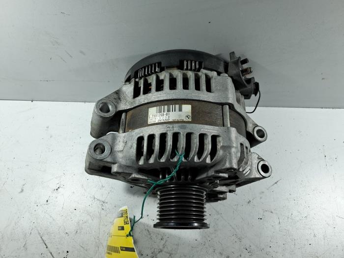 Gebruikte Dynamo BMW 5 serie (F10) 523i 24V Prijs € 121,00 Inclusief btw aangeboden door De Jonghe Recuparts