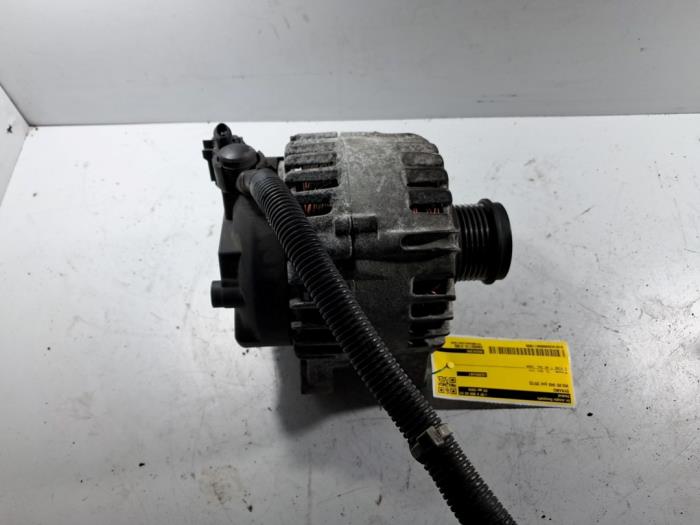 Gebruikte Dynamo Volvo V40 (MV) 1.6 D2 Prijs € 90,75 Inclusief btw aangeboden door De Jonghe Recuparts