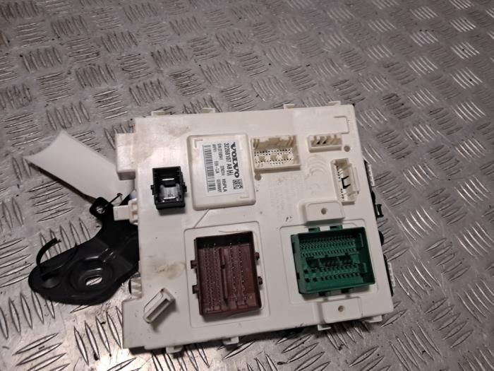 Gebruikte CEM (module) Volvo XC40 (XZ) 1.5 T4 Plug-in Hybrid 12V Prijs € 151,25 Inclusief btw aangeboden door De Jonghe Recuparts