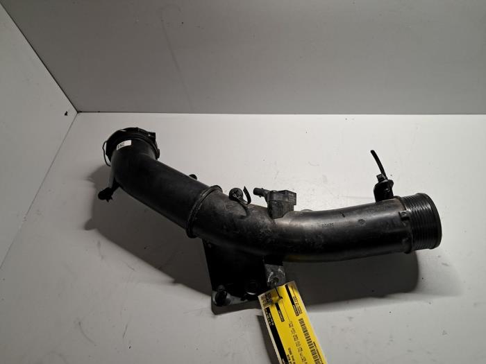 Gebruikte Intercooler Buis Volvo XC40 (XZ) 1.5 T4 Plug-in Hybrid 12V Prijs € 72,60 Inclusief btw aangeboden door De Jonghe Recuparts
