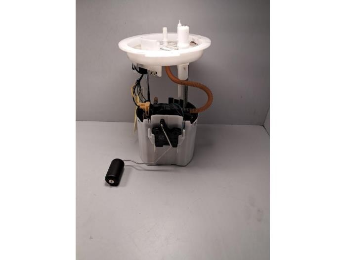 Gebruikte Tank element Pomp Volvo XC40 (XZ) 1.5 T4 Plug-in Hybrid 12V Prijs € 151,25 Inclusief btw aangeboden door De Jonghe Recuparts