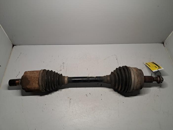 Gebruikte Steekas links-voor Volkswagen Transporter T5 2.0 TDI DRF 4Motion Prijs € 72,60 Inclusief btw aangeboden door De Jonghe Recuparts