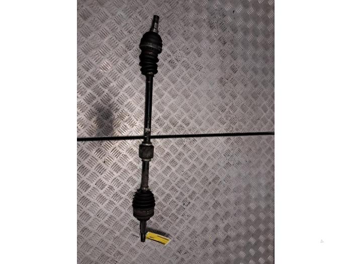 Gebruikte Steekas links-voor Chevrolet Aveo (250) 1.2 16V Prijs € 72,60 Inclusief btw aangeboden door De Jonghe Recuparts