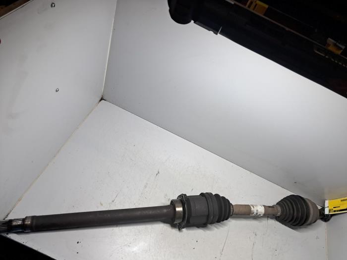 Gebruikte Steekas rechts-voor Alfa Romeo MiTo (955) 1.3 JTDm 16V Prijs € 72,60 Inclusief btw aangeboden door De Jonghe Recuparts