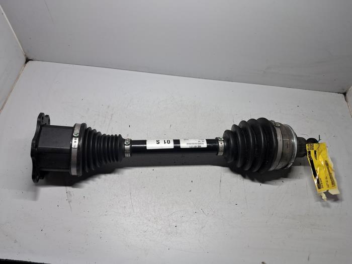 Gebruikte Aandrijfas rechts-voor Audi Q8 (4MN) 3.0 V6 24V 45 TDI Mild Hybrid Quattro Prijs € 181,50 Inclusief btw aangeboden door De Jonghe Recuparts