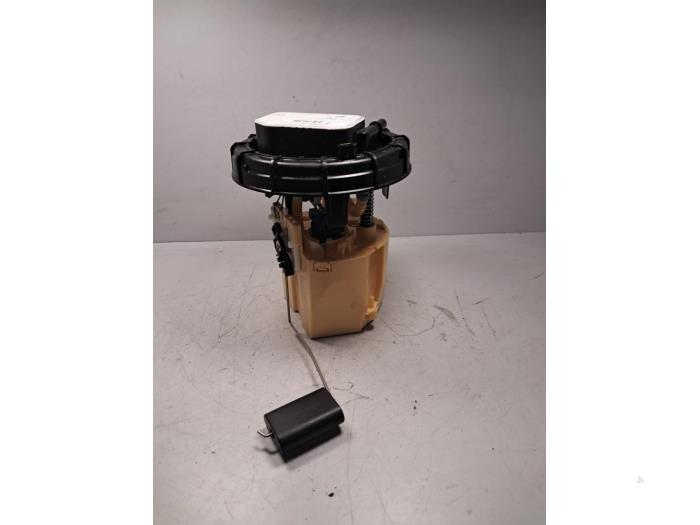 Gebruikte Tank element Pomp Peugeot 308 (L3/L8/LB/LH/LP) 1.6 HDi Prijs € 242,00 Inclusief btw aangeboden door De Jonghe Recuparts