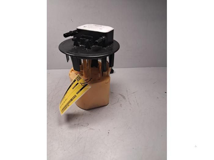 Gebruikte Tank element Pomp Peugeot 308 (L3/L8/LB/LH/LP) 1.6 HDi Prijs € 242,00 Inclusief btw aangeboden door De Jonghe Recuparts