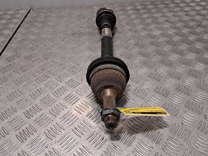 Gebruikte Aandrijfas links-voor Citroen Berlingo 1.6 BlueHDI 100 Prijs € 90,75 Inclusief btw aangeboden door De Jonghe Recuparts