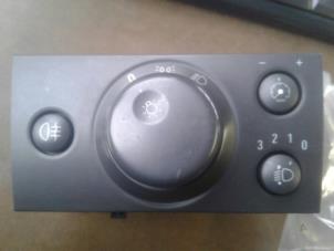 Gebruikte Licht Schakelaar Opel Vectra C Caravan 2.0 DTI 16V Prijs € 16,00 Margeregeling aangeboden door Autosloopexpert